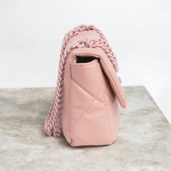 NWT Badgley Mischka Chain Diamond Quilt Crossbody - Picture 4 of 5